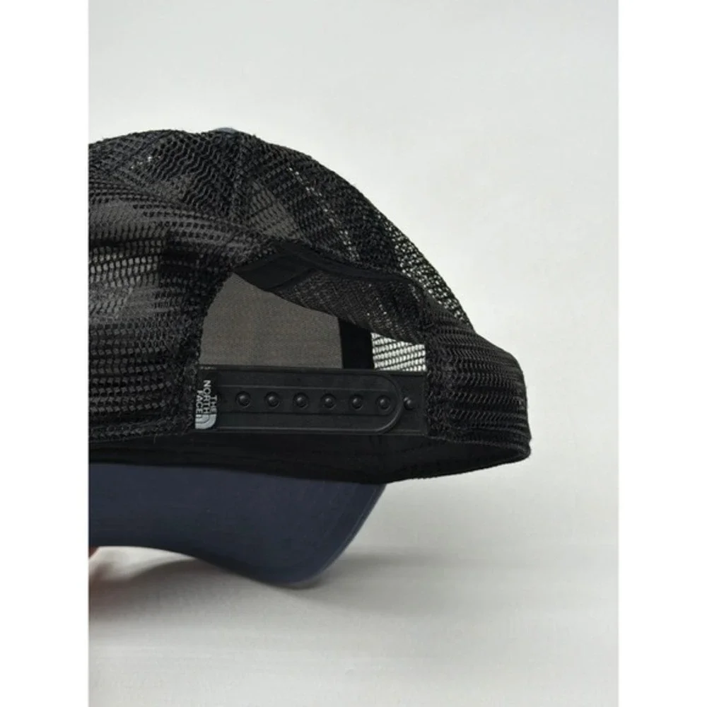 The North Face Embroidered Logo Trucker Hat Cap‎ 